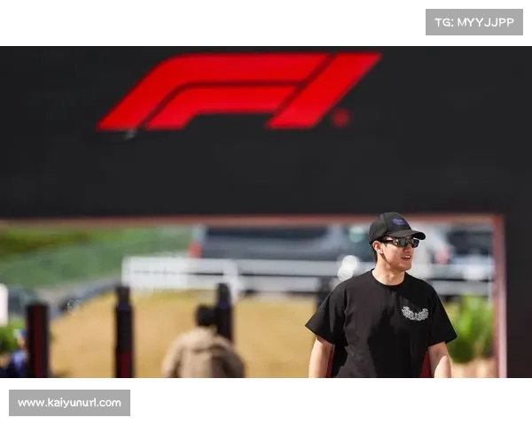 F1车手参与公益项目,周冠宇鼓励青少年追逐赛车梦 F1车手参与公益项目,周冠宇鼓励青少年追逐赛车梦